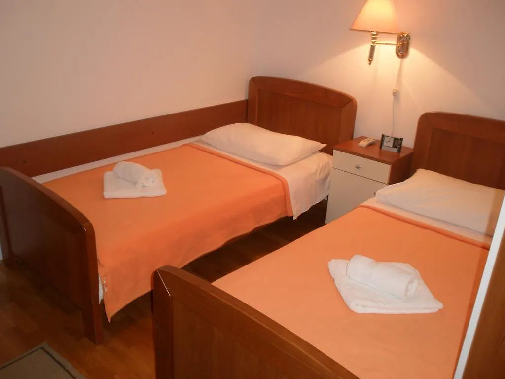Apartments Znjan Split 3*,
