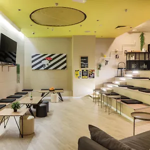 Design One Hostal
